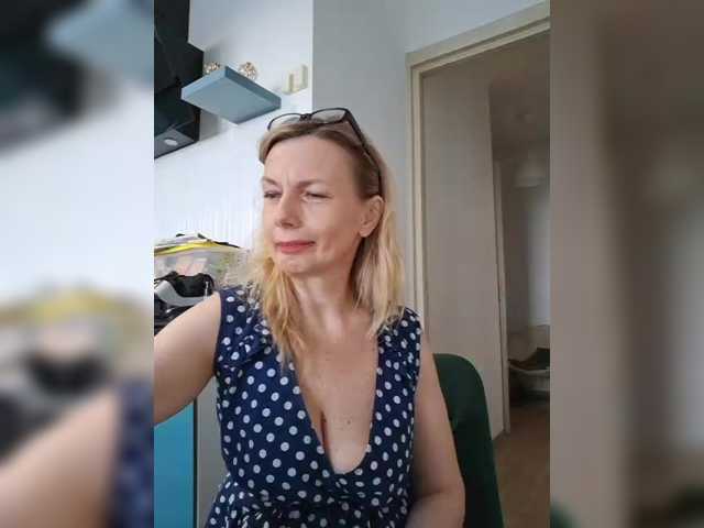ShiningMILF live cam on BongaCams