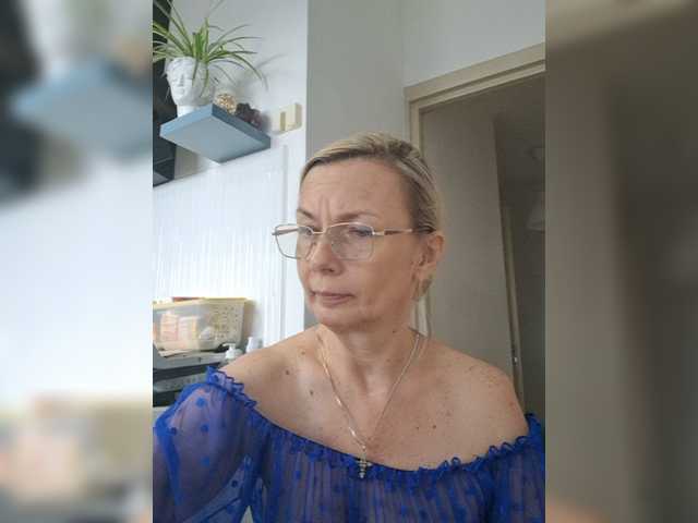 ShiningMILF live cam on BongaCams