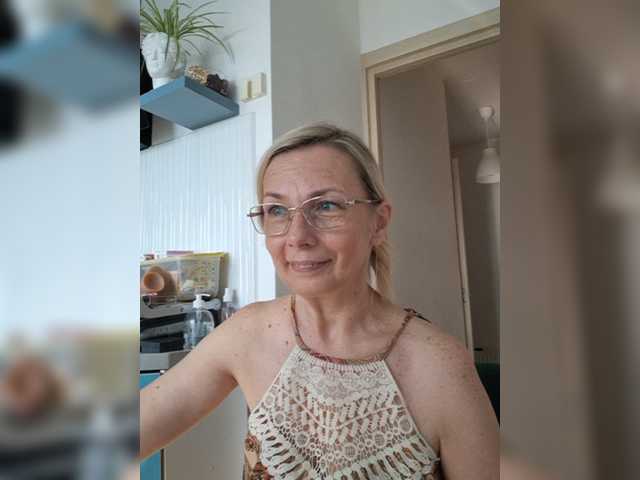 ShiningMILF live webcam show