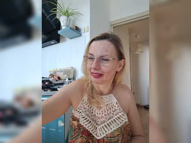 ShiningMILF live cam on BongaCams