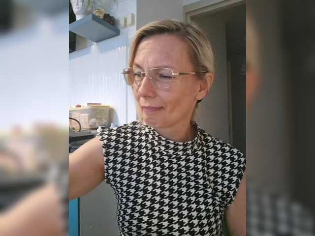 ShiningMILF live webcam show