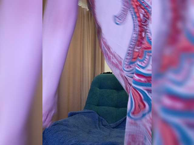 ShiningMILF live cam preview