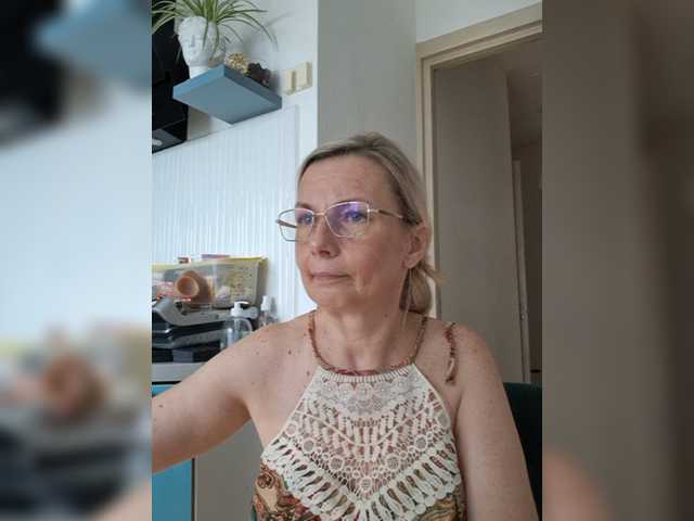 ShiningMILF live webcam show