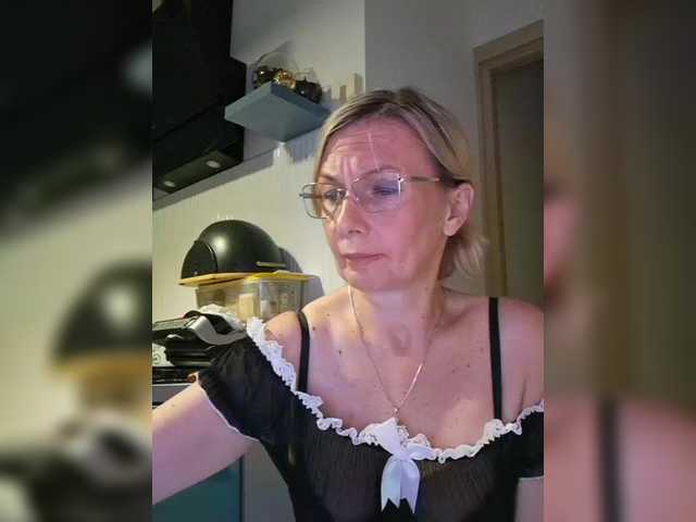 ShiningMILF live cam on BongaCams