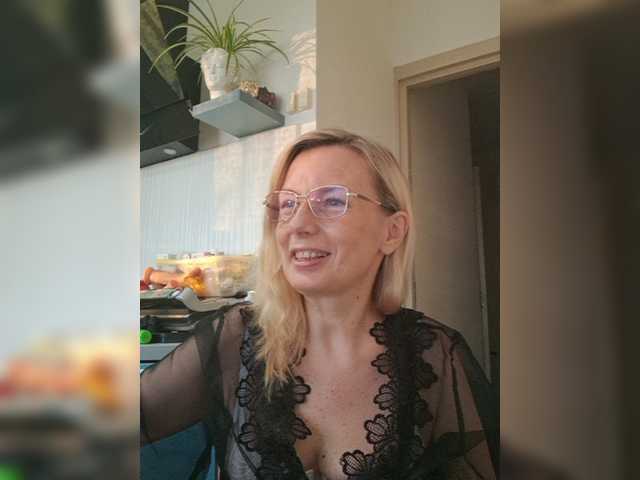 ShiningMILF live cam