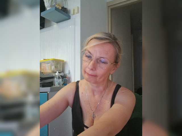 ShiningMILF live cam on BongaCams