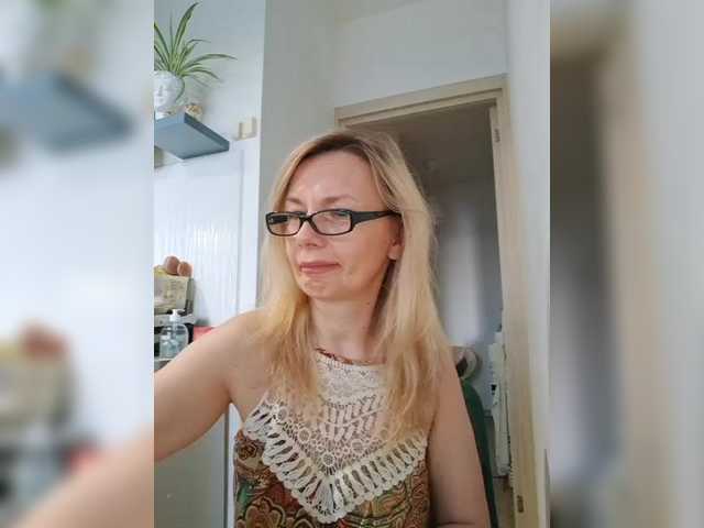 ShiningMILF live cam on BongaCams