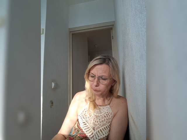 ShiningMILF live cam on BongaCams