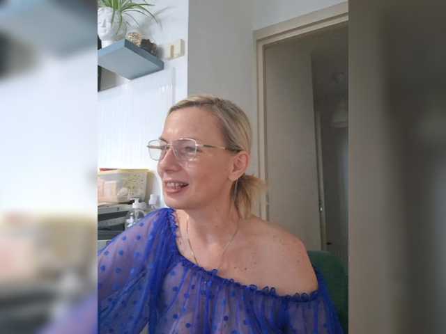 ShiningMILF live cam on BongaCams