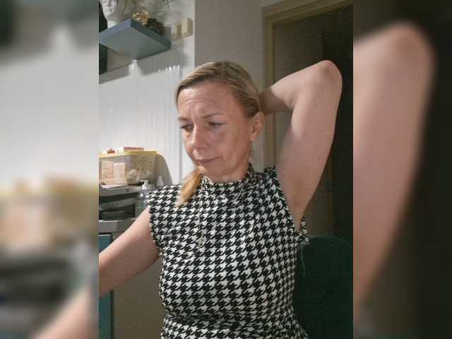 ShiningMILF live webcam show