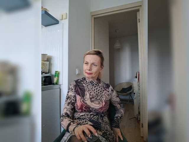 ShiningMILF live cam on BongaCams