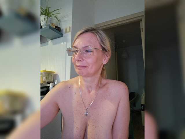 ShiningMILF live cam on BongaCams