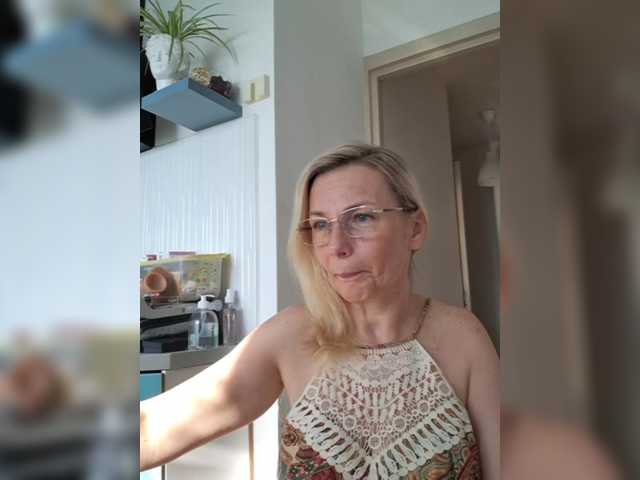 ShiningMILF live webcam show