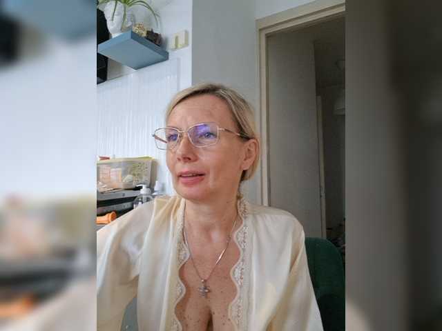 ShiningMILF live cam on BongaCams