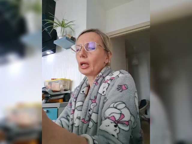 ShiningMILF live cam on BongaCams