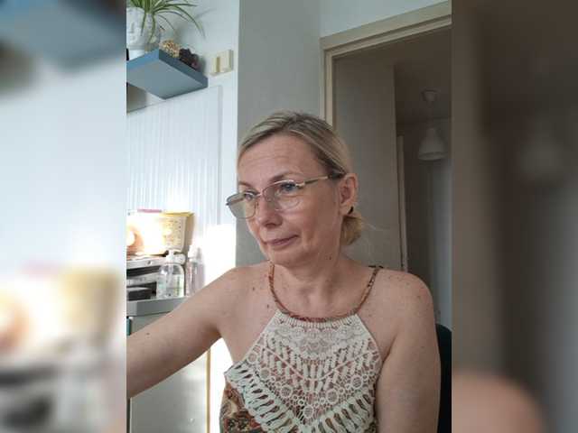 ShiningMILF live webcam show
