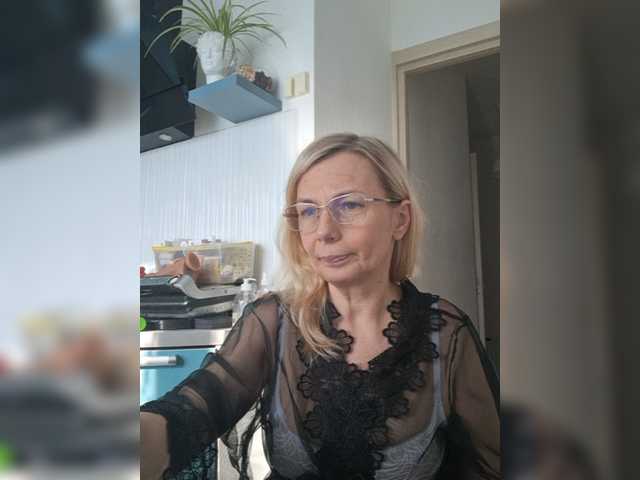 ShiningMILF live webcam show