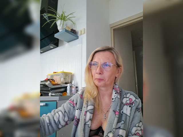 ShiningMILF live cam on BongaCams