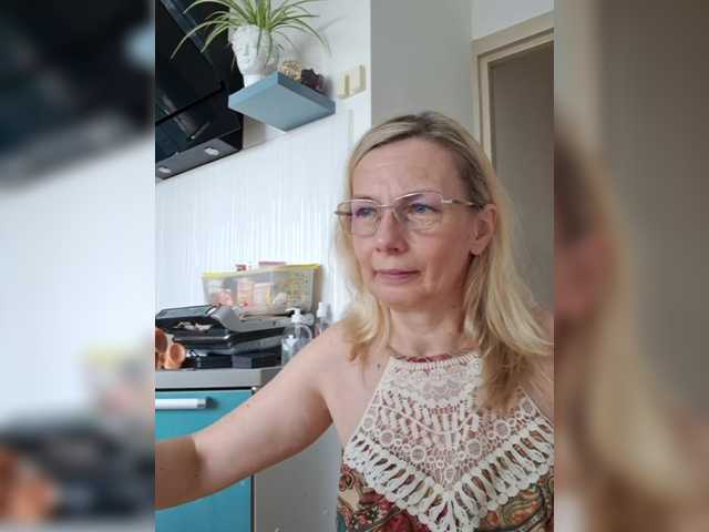 ShiningMILF live webcam show