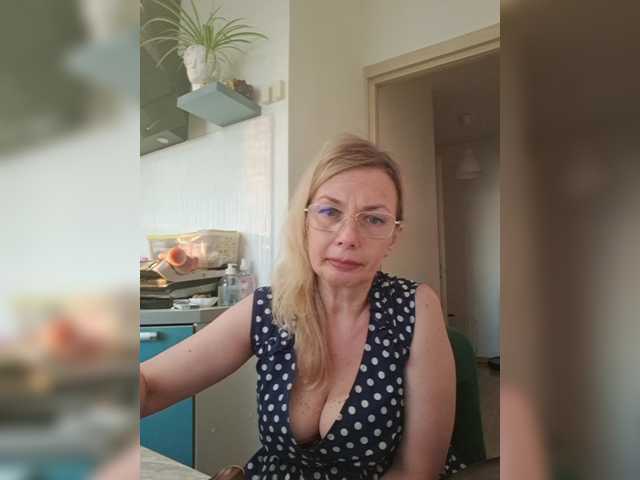 ShiningMILF live cam on BongaCams
