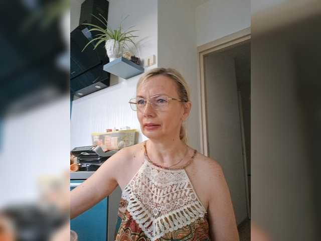 ShiningMILF live cam on BongaCams