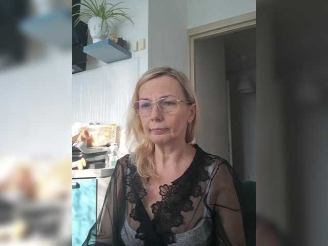 ShiningMILF live webcam show