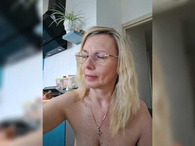 ShiningMILF live cam on BongaCams