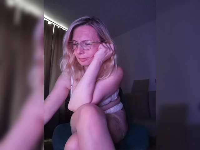 ShiningMILF live cam on BongaCams