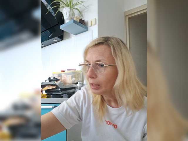 ShiningMILF live cam on BongaCams
