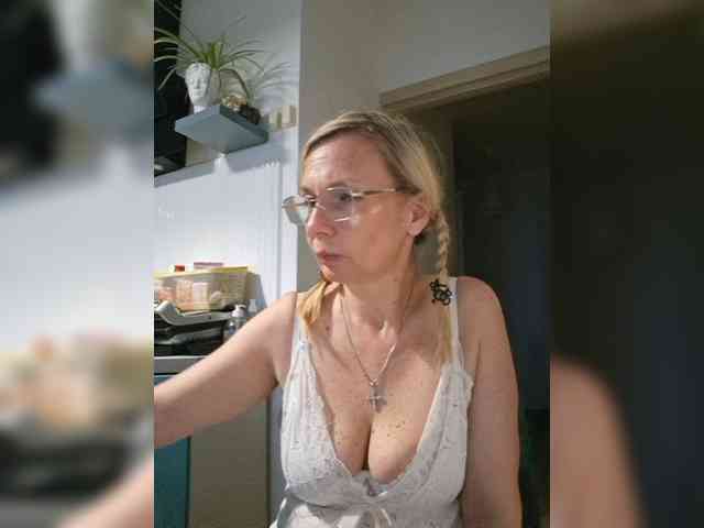 ShiningMILF