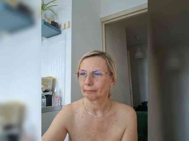 ShiningMILF webcam
