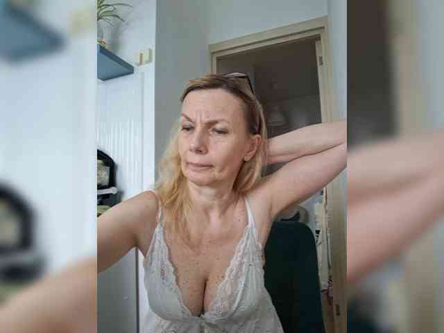 ShiningMILF