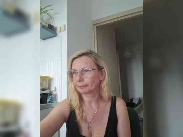 ShiningMILF webcam