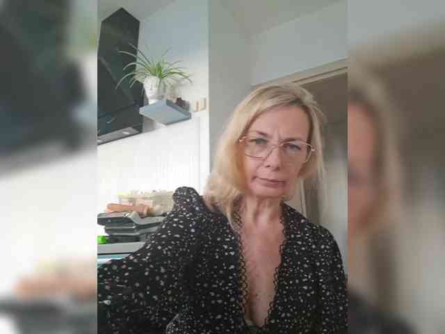 ShiningMILF webcam