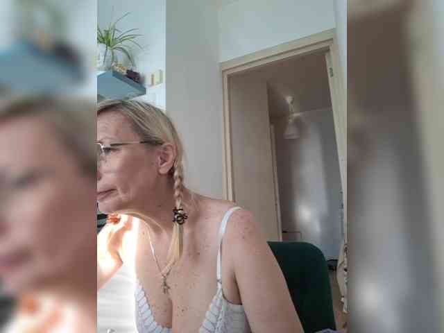 ShiningMILF