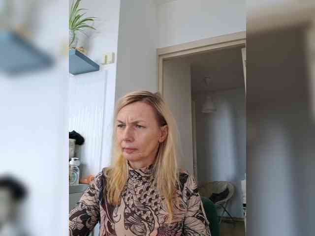 ShiningMILF webcam