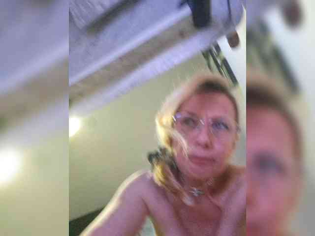 ShiningMILF webcam
