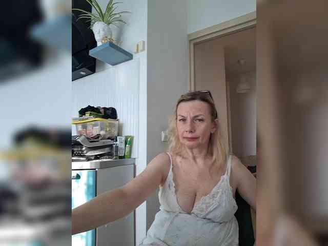 ShiningMILF webcam
