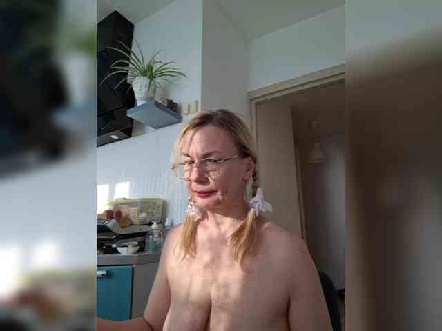 ShiningMILF webcam