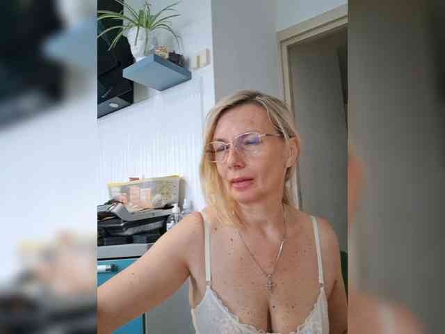 ShiningMILF webcam