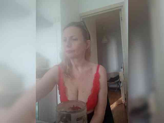 ShiningMILF webcam