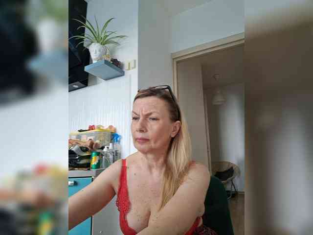 ShiningMILF webcam