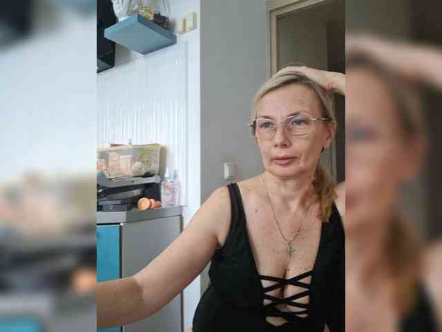 ShiningMILF webcam
