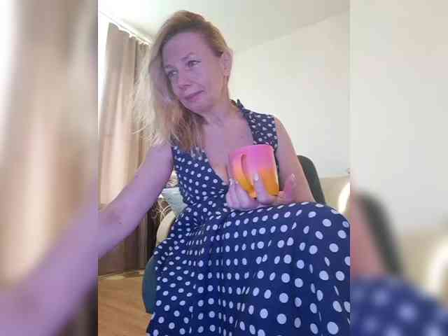 ShiningMILF webcam