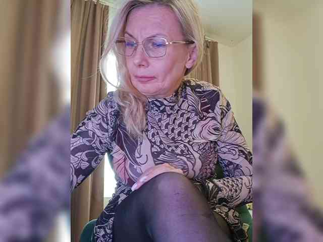 ShiningMILF webcam