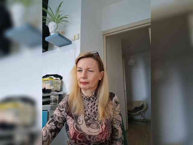 ShiningMILF webcam