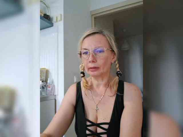ShiningMILF webcam