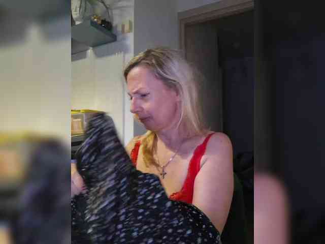 ShiningMILF webcam