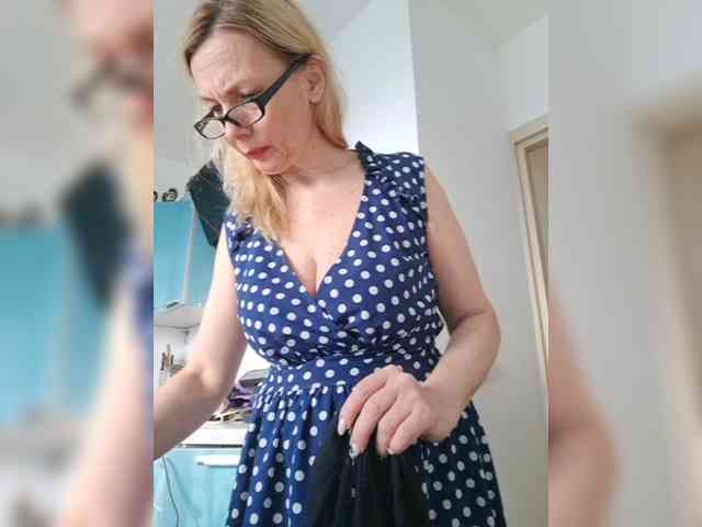 ShiningMILF webcam