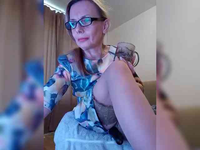 ShiningMILF webcam